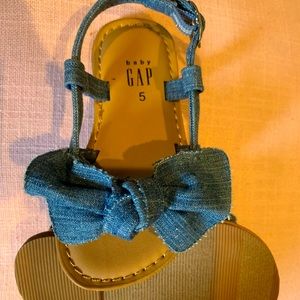 Blue jean bow sandals for toddler girl